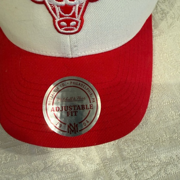 Mitchell & Ness Chicago Bulls Snapback Hat – Red/White – Adjustable – (NWOT) - Picture 3 of 7